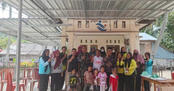 Aktif Dampingi Posyandu, Babinsa Kodim 1401/Majene : Upaya Wujudkan Generasi Emas 