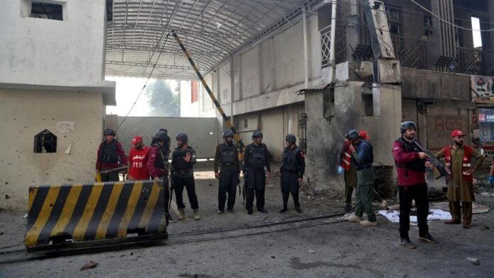 Bom Bunuh Diri Hantam Markas Polisi, TKP Dipenuhi Potongan Tubuh 